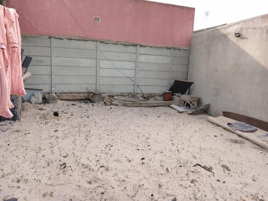  Bedroom Property for Sale in Llitha Park Western Cape
